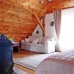 Oaza Pod Strzecha Klimatyczny Dom Na Wylacznosc Z Jacuzzi I Duzym Ogrodem