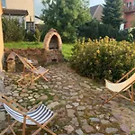 Oaza Pod Strzecha Klimatyczny Dom Na Wylacznosc Z Jacuzzi I Duzym Ogrodem Apartment