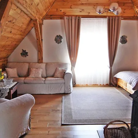 Apartament Oaza Pod Strzechą Klimatyczny Dom Na Wyłączność Z Jacuzzi I Dużym Ogrodem Ustronie Morskie