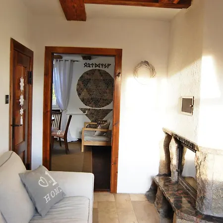 Oaza Pod Strzecha Klimatyczny Dom Z 3 Sypialniami Na Wylacznosc Z Kominkiem I Duzym Ogrodem شقة أوسترونيه مورسكية