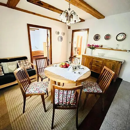 Oaza Pod Strzecha Klimatyczny Dom Z 3 Sypialniami Na Wylacznosc Z Kominkiem I Duzym Ogrodem أوسترونيه مورسكية