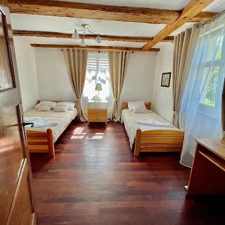 Oaza Pod Strzechą Klimatyczny Dom Na Wyłączność Z Jacuzzi I Dużym Ogrodem Apartament