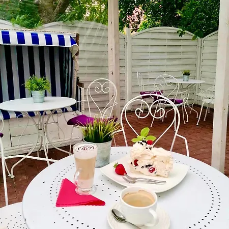 Oaza Pod Strzecha Klimatyczny Dom Z 3 Sypialniami Na Wylacznosc Z Kominkiem I Duzym Ogrodem أوسترونيه مورسكية