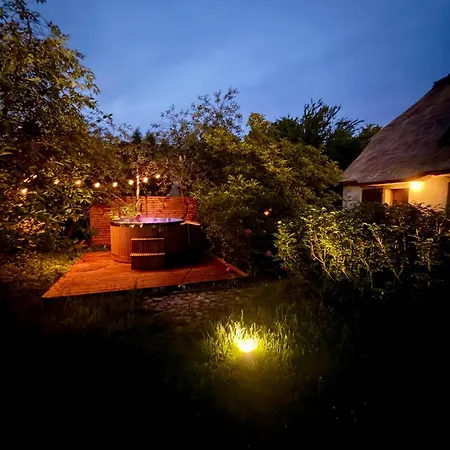 Oaza Pod Strzechą Klimatyczny Dom Na Wyłączność Z Jacuzzi I Dużym Ogrodem Apartament *